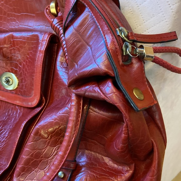 Bueno red faux leather travel bag - Picture 15 of 16